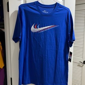 Nike men’s short sleeve shirt, blue size large